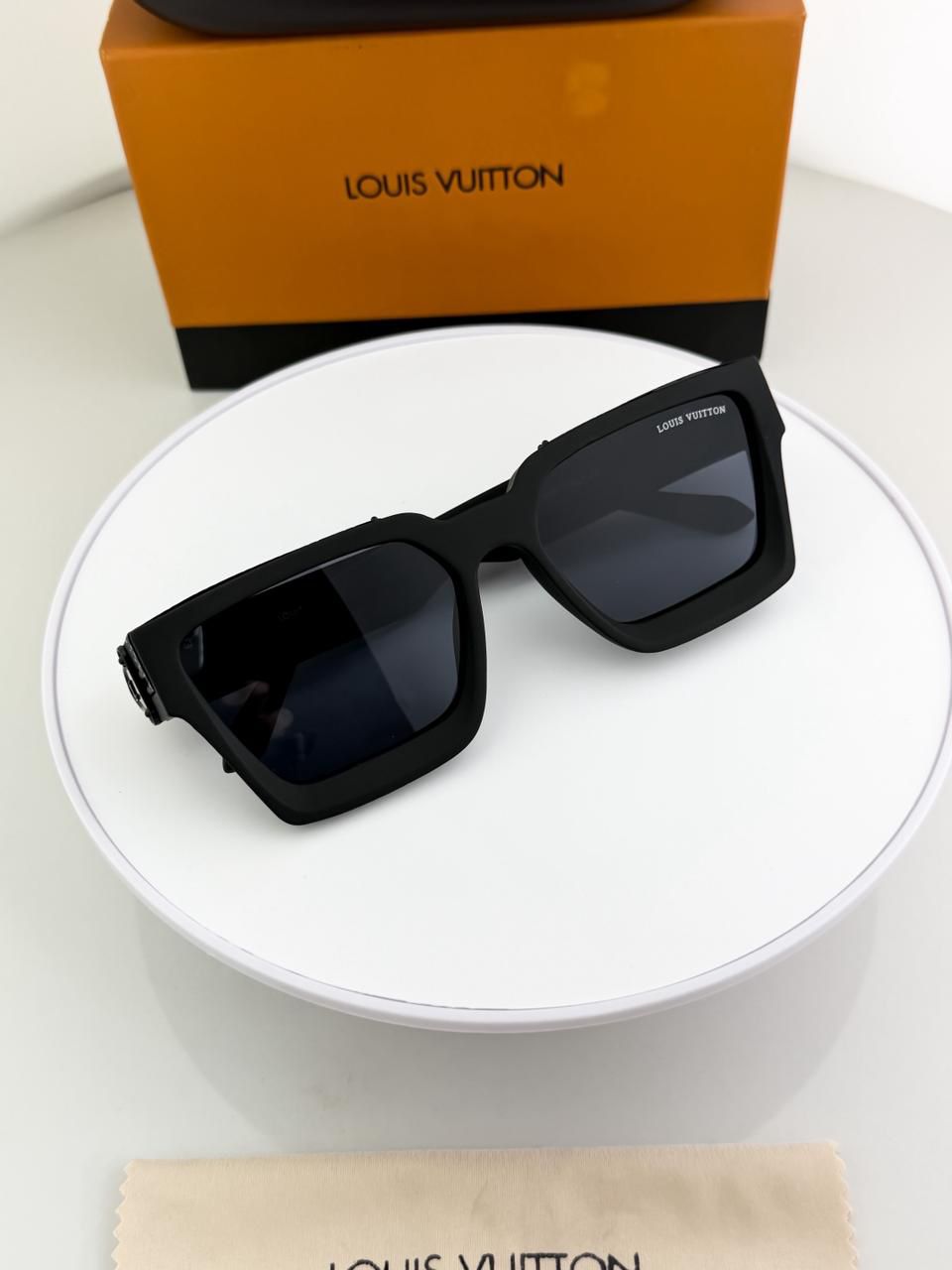 LOUI CHARCOAL BLACK 65N