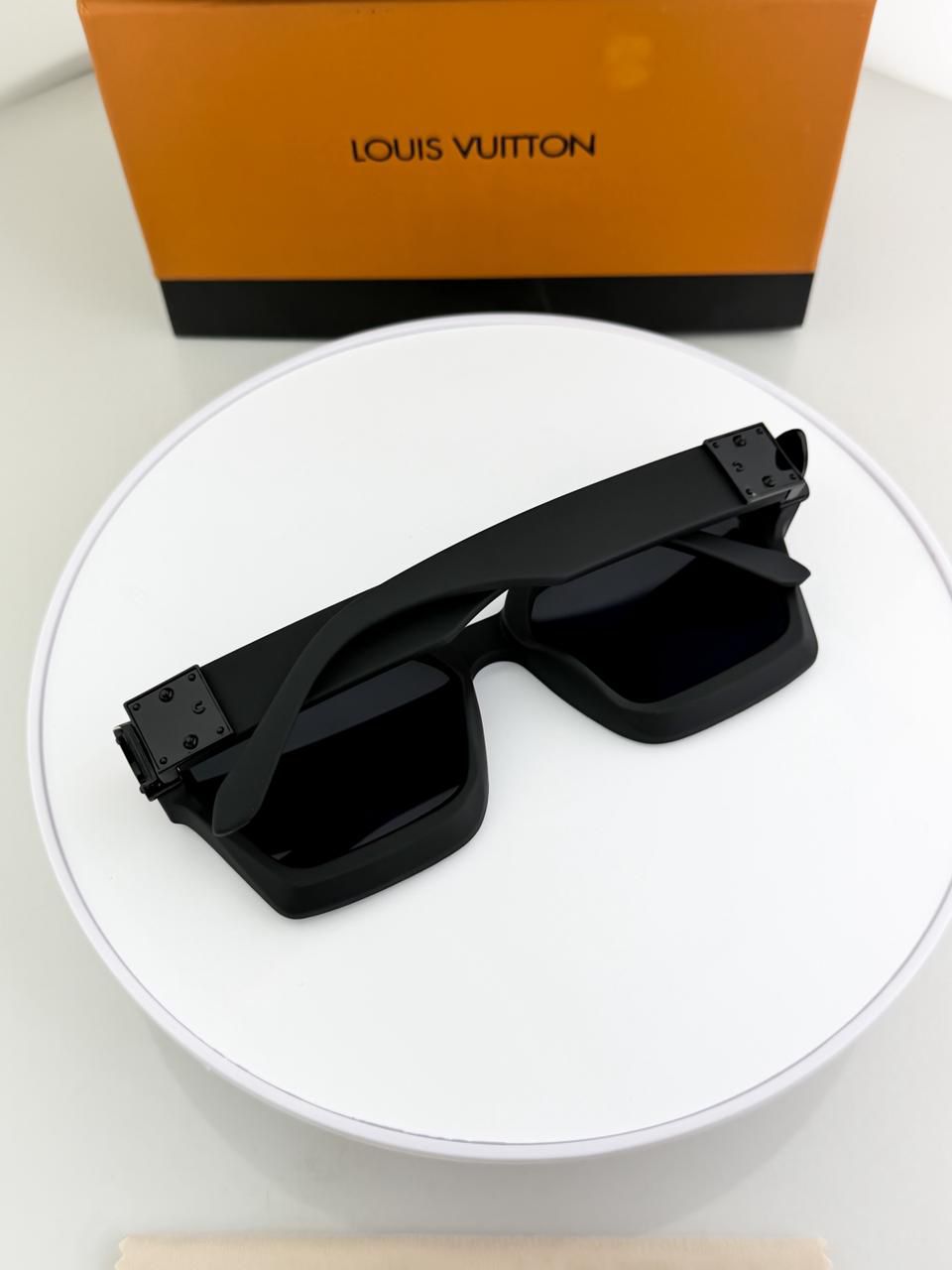 LOUI CHARCOAL BLACK 65N